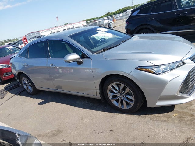 Toyota Avalon Hybrid Xle