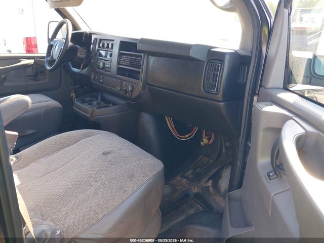 Chevrolet Express Lt