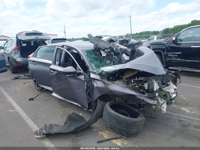 Salvage Honda Accord Image