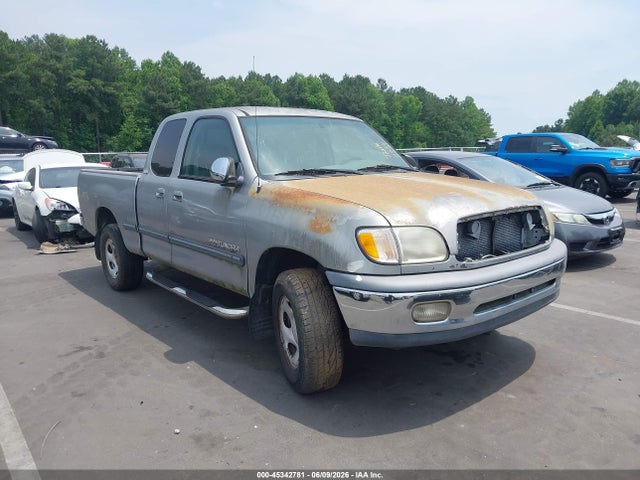 Salvage Toyota Tundra Image
