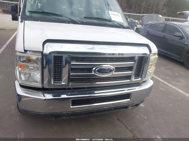 Ford E-350 Xlt