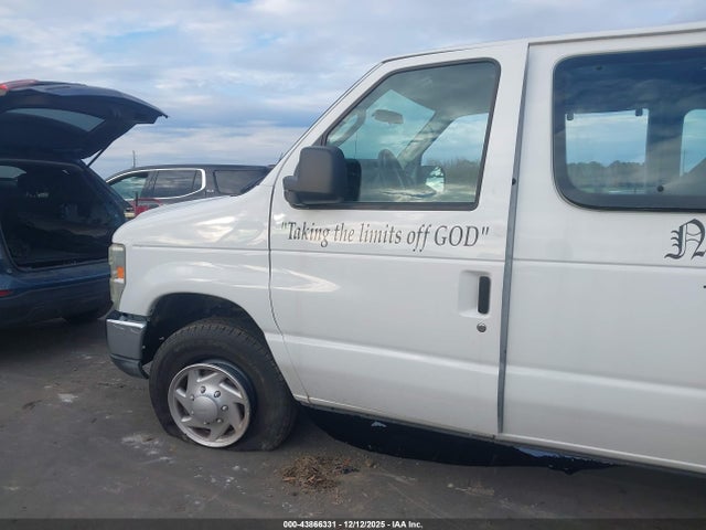 Ford E-350 Xlt