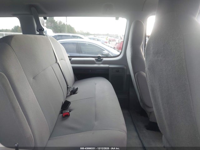 Ford E-350 Xlt