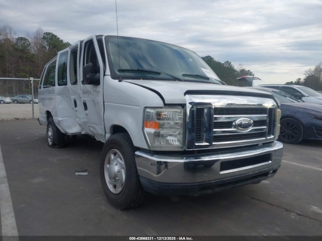 Salvage Ford E-350 Image