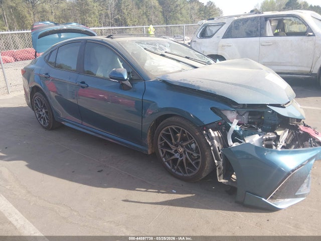 Salvage Toyota Camry Image