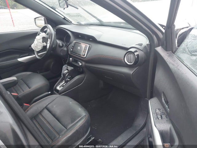 Nissan Kicks Sr