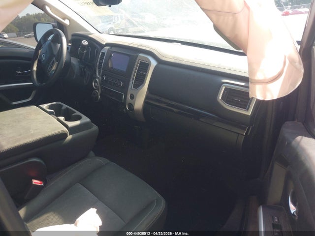 Nissan Titan Sv