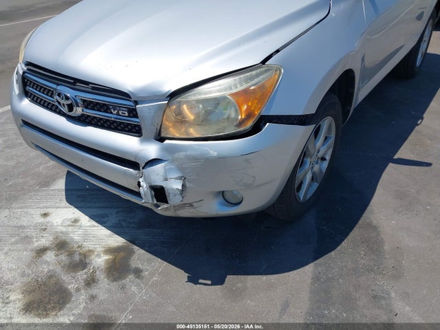Toyota RAV4 Limited V6