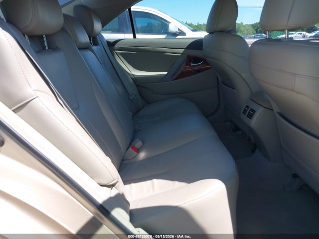 Toyota Camry Xle V6