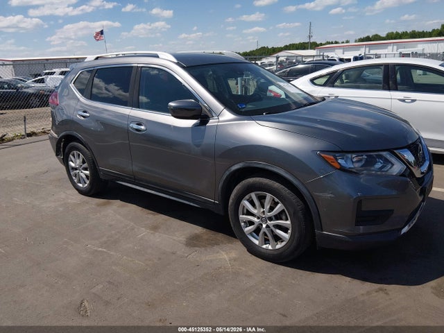 Salvage Nissan Rogue Image