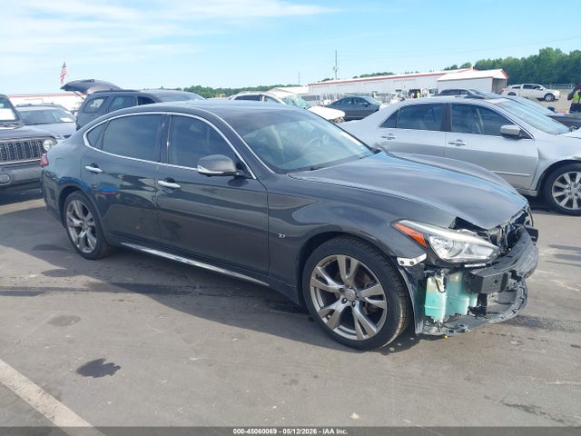 Salvage INFINITI Q70L Image
