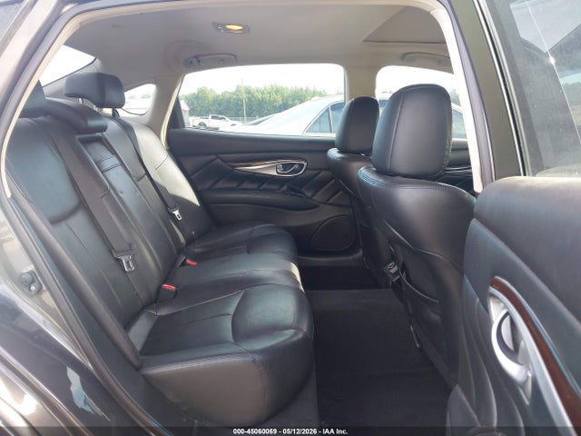 INFINITI Q70L 3.7x