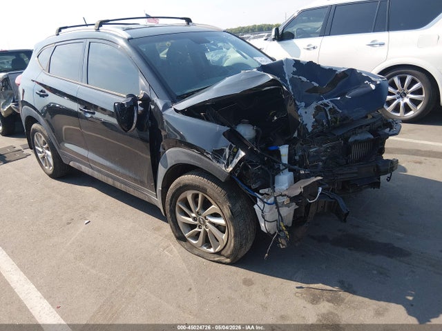 Salvage Hyundai TUCSON Image