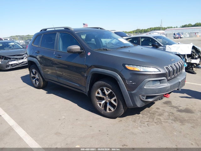 Salvage Jeep Cherokee Image