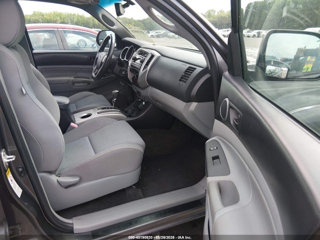 Toyota Tacoma Base V6