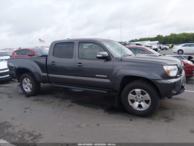Toyota Tacoma Base V6