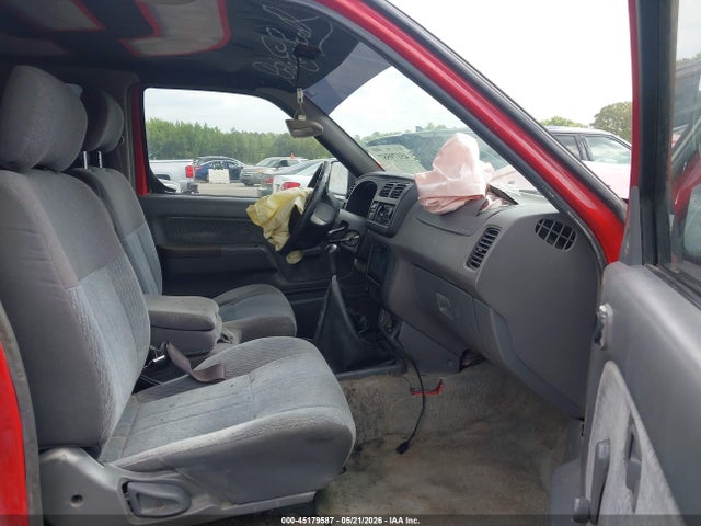 Nissan Frontier Xe