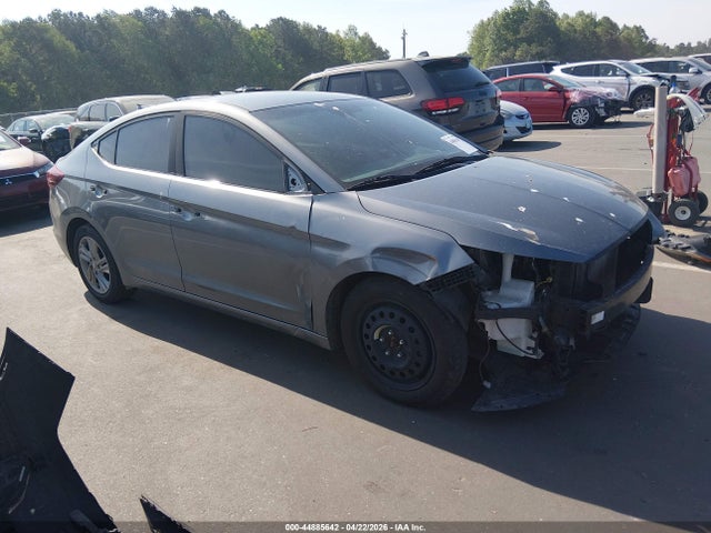 Salvage Hyundai ELANTRA Image