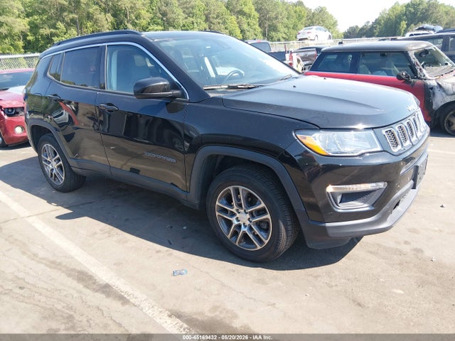 Salvage Jeep Compass Image