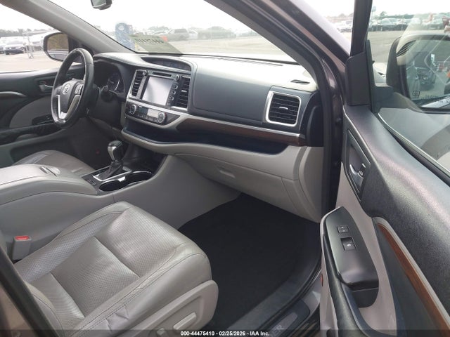Toyota Highlander Limited V6