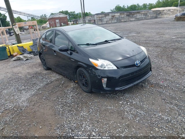 Salvage Toyota Prius Image