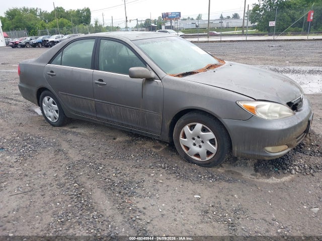 Salvage Toyota Camry Image