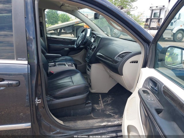 Chrysler Town & Country Touring
