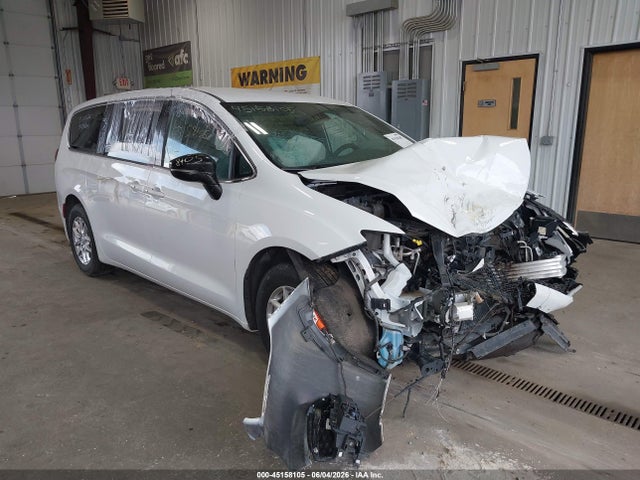 Salvage Chrysler Pacifica Image