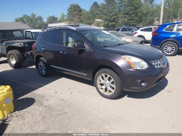Salvage Nissan Rogue Image