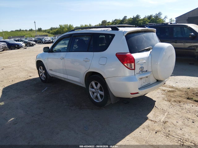Toyota RAV4 Limited V6