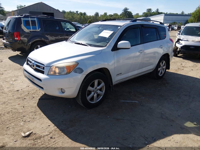 Toyota RAV4 Limited V6