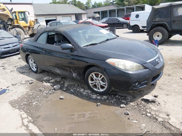 Salvage Toyota Camry Image