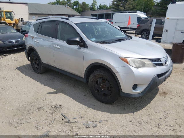 Salvage Toyota RAV4 Image