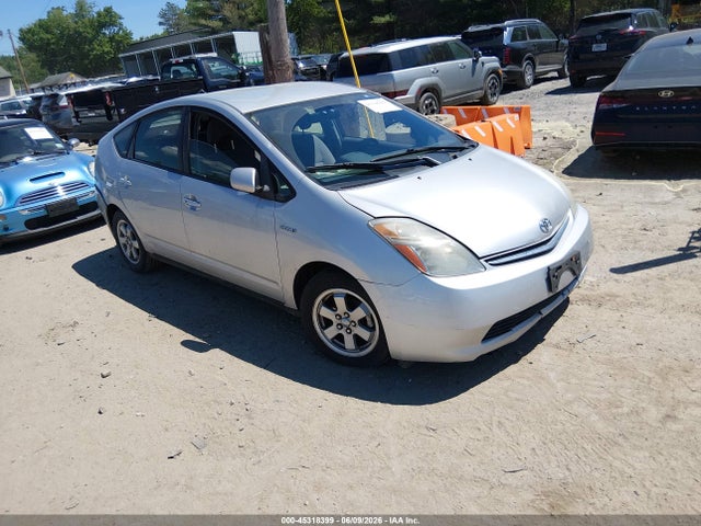Salvage Toyota Prius Image