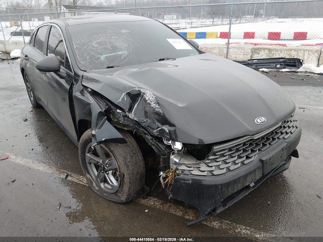 Salvage Kia K5 Image