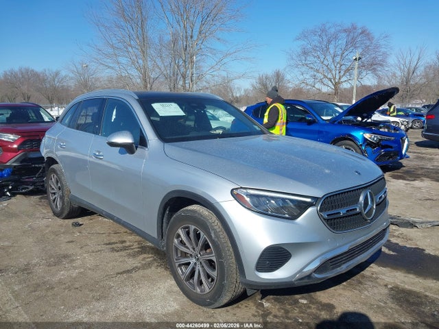 Salvage Mercedes-Benz GLC Image