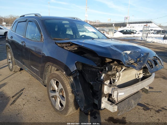 Salvage Jeep Cherokee Image