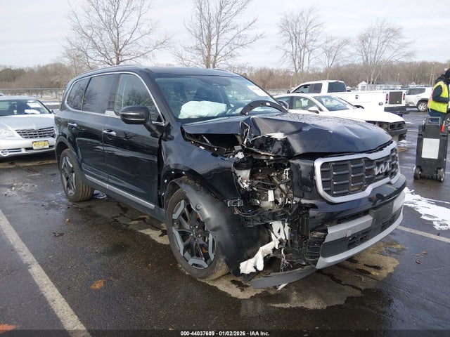 Salvage Kia Telluride Image