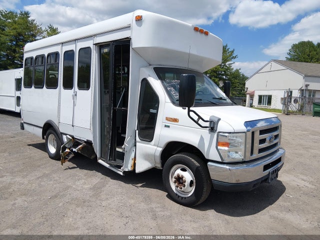 Salvage Ford E-350 Image