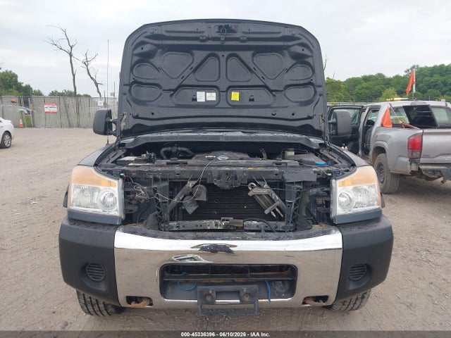 Nissan Titan Se