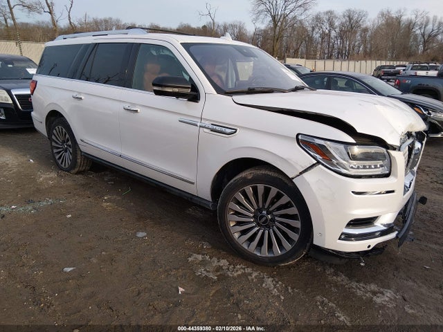 Salvage Lincoln Navigator Image