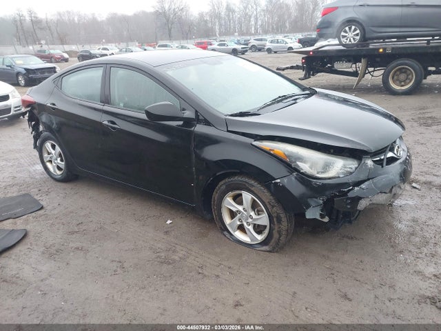 Salvage Hyundai ELANTRA Image