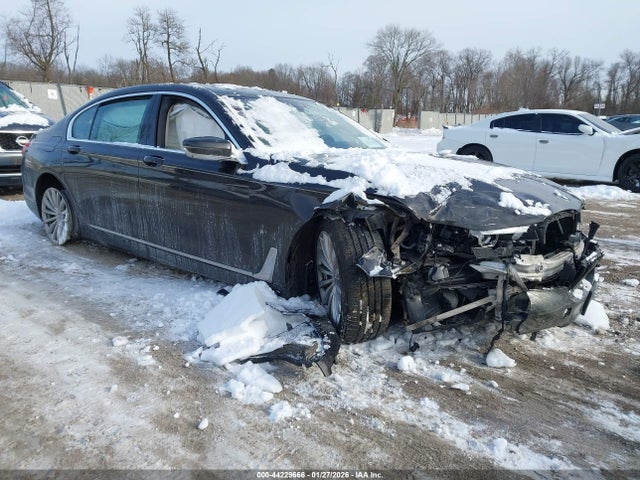 Salvage BMW 7 Series Image