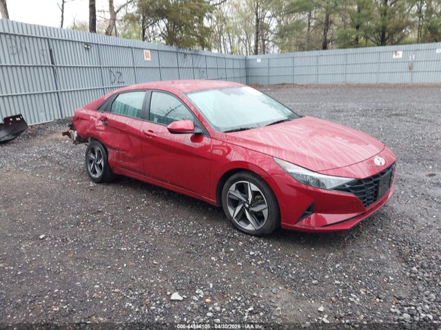 Salvage Hyundai ELANTRA Image