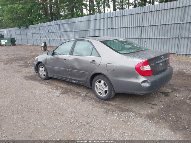 Toyota Camry Le V6