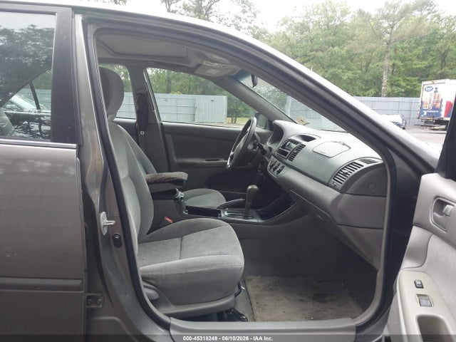 Toyota Camry Le V6