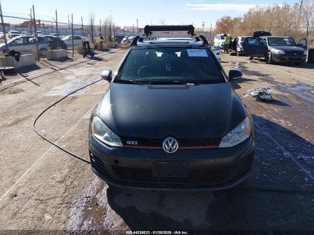 Volkswagen Golf 2.0t S 4-door