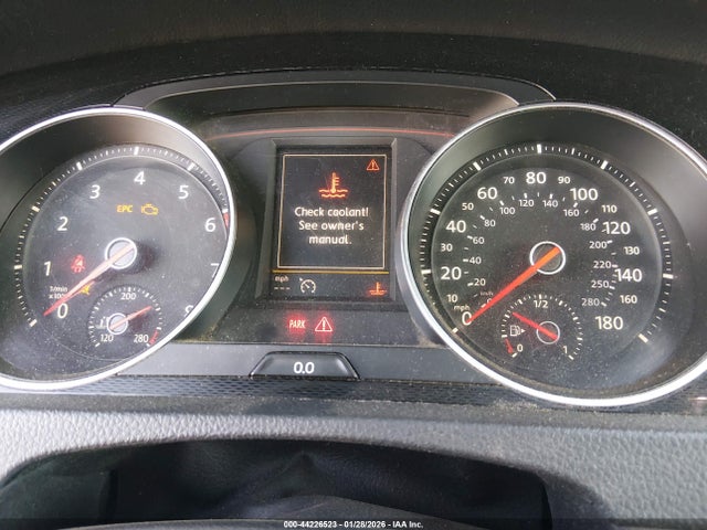 Volkswagen Golf 2.0t S 4-door
