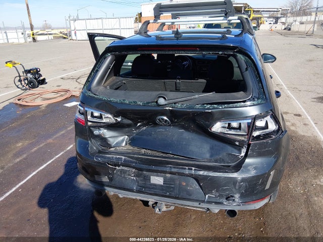Volkswagen Golf 2.0t S 4-door