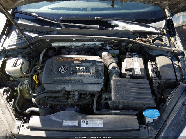 Volkswagen Golf 2.0t S 4-door